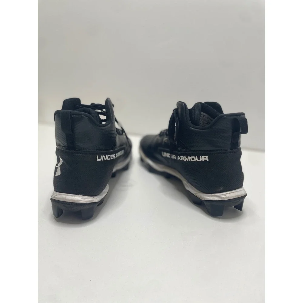 Under Armour Mens Black Football Cleats Mid Top Shoes 3022174-001 Size 10